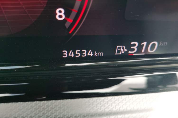 Used Volkswagen Golf 2021 280TSI DSG Pro Odometer Close Up