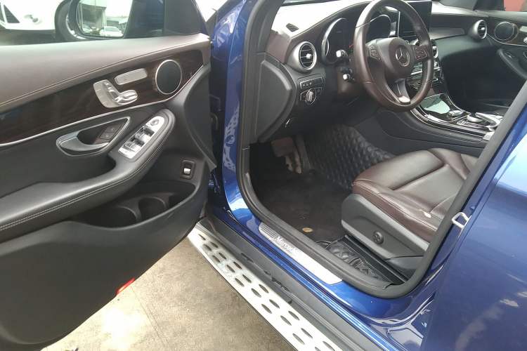 Used Mercedes-Benz GLC 2019 Facelift GLC 260 L 4MATIC Luxury Model Driver Seat