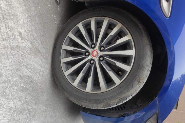 Used Jaguar XEL 2020 2.0T 200PS R-DYNAMIC Youth Sports Edition Right Front Wheel Hub