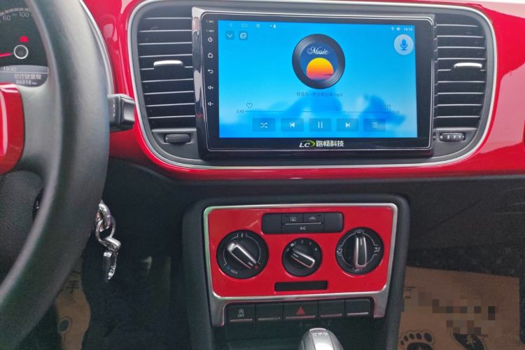 Used Volkswagen Beetle 2015 180TSI model
