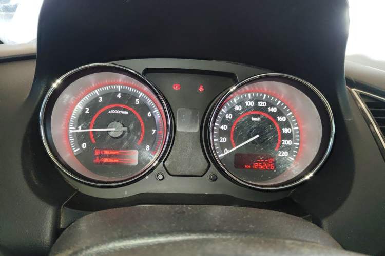 Used Bestune B50 2013 1.6L manual luxury version Instrument Cluster
