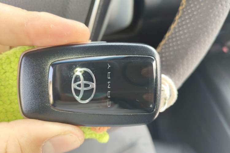 Used Toyota Camry 2021 2.0G Luxury Edition Vehicle Key