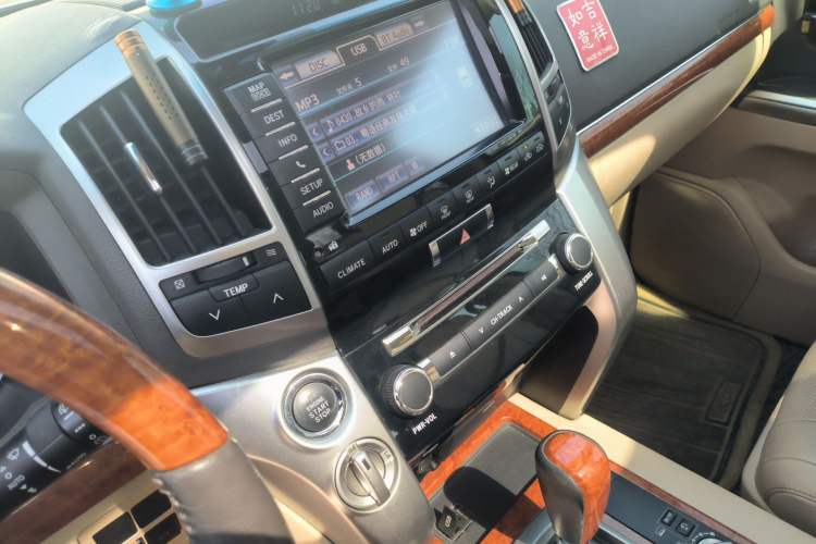 Used Toyota Land Cruiser 2012 4.6L Automatic VX-R Audio And AC Panel