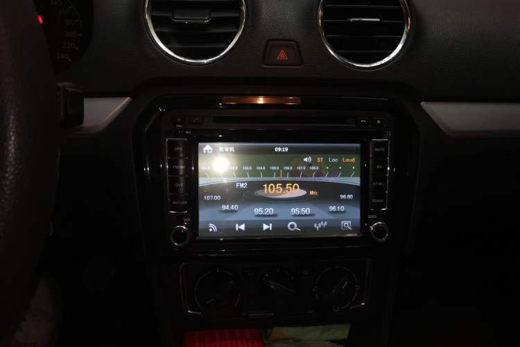 Used Volkswagen Jetta 2015 1.6L Manual Comfort Model Audio And AC Panel