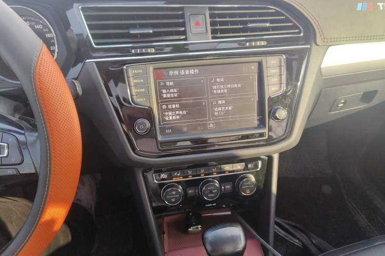 Used Volkswagen Tiguan L 2017 330TSI Automatic Two-Wheel Drive Luxury Edition Audio And AC Panel