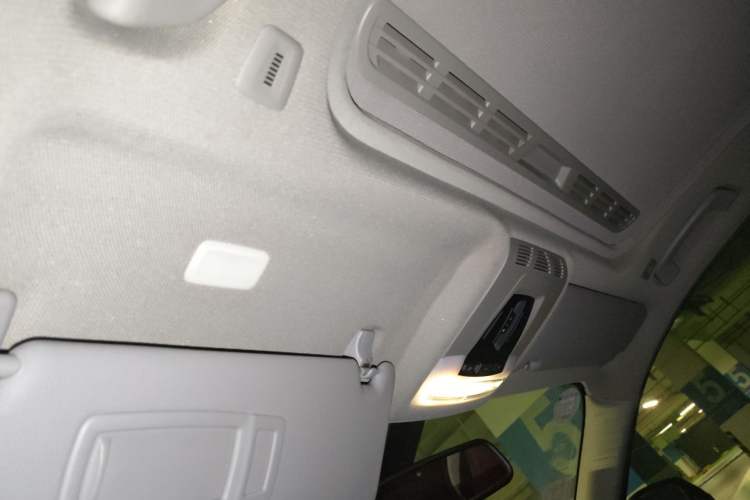 Used BMW 3 Series 2015 320Li Fashion Model
