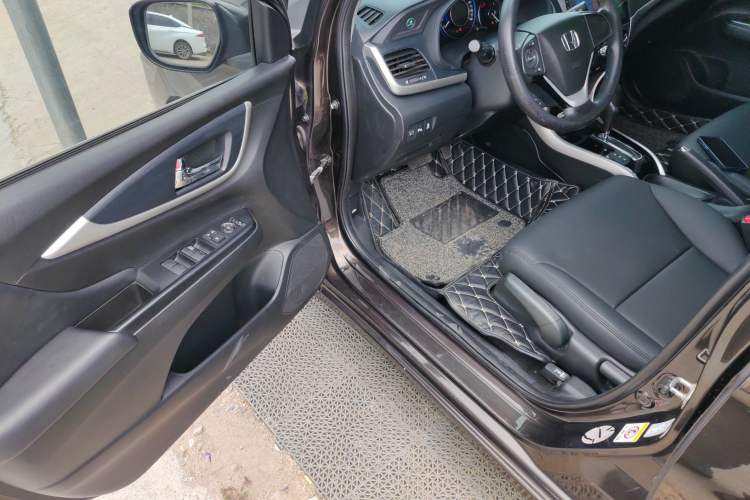 Used Honda Crider 2016 1.8L CVT Luxury Edition Driver Seat