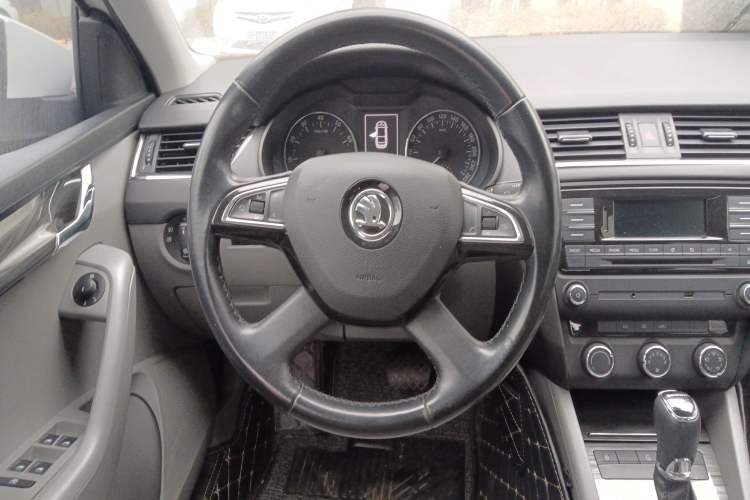 Used Skoda Octavia 2015 1.6L Automatic Yijun Edition
