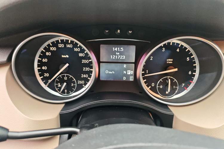 Used Mercedes-Benz R-Class 2017 R 400 4MATIC Exclusive Edition
