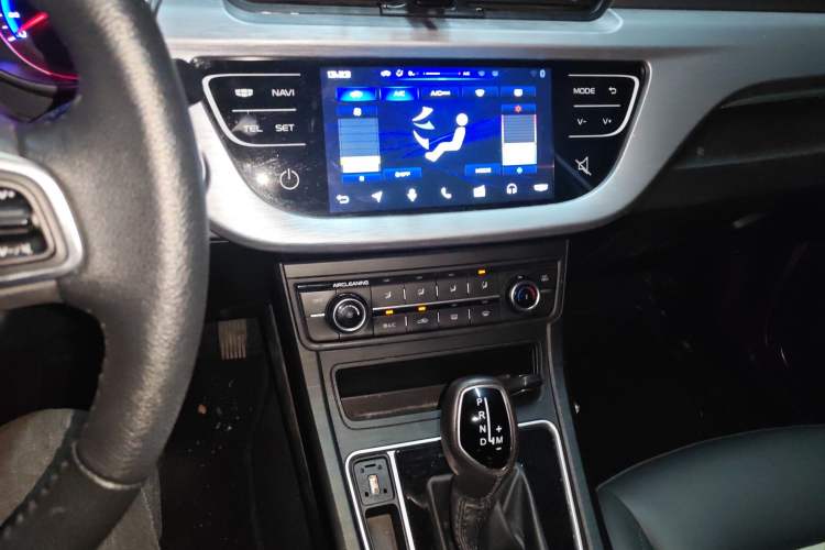 Used Geely Auto Vision 2020 Revised Version 1.5L CVT Asian Games Edition Audio And AC Panel