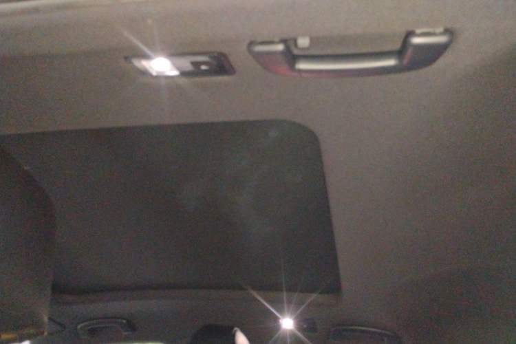 Used Volkswagen T-ROC 2020 280TSI DSG Two-Wheel Drive R-Line Pro Headliner