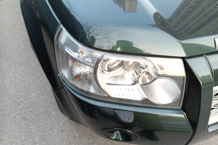 Used Land Rover Freelander 2 2010 2.2 TD4 Automatic SE Diesel Edition Right Front Headlight