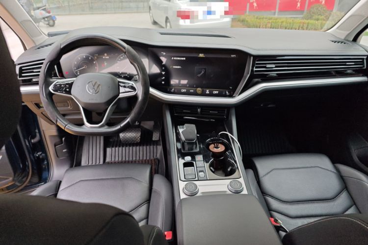Used Volkswagen Touareg 2020 3.0 TSI Luxury Edition China VI Center Console