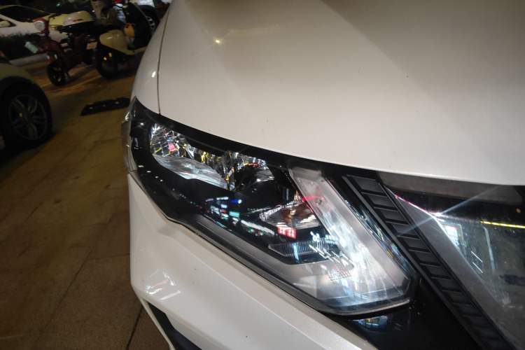 Used Nissan X-Trail 2019 2.0L CVT Smart Connect Comfort Edition 2WD
