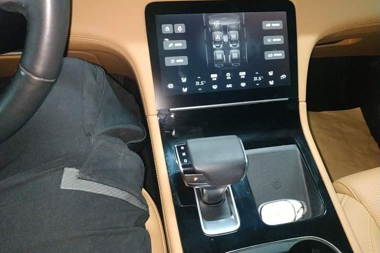 Used Li Auto ONE 2021 Extended-Range 6-Seater Version Gear Lever