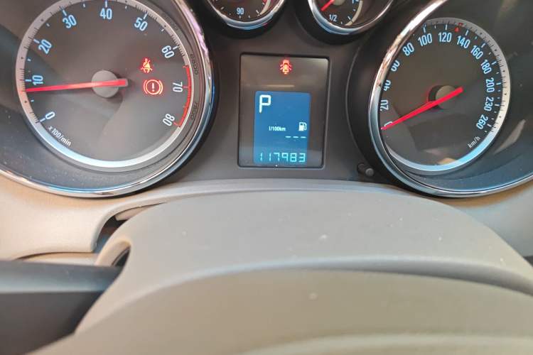 Used Buick GT 2012 GT 1.6L Automatic Comfort Edition Odometer Close Up