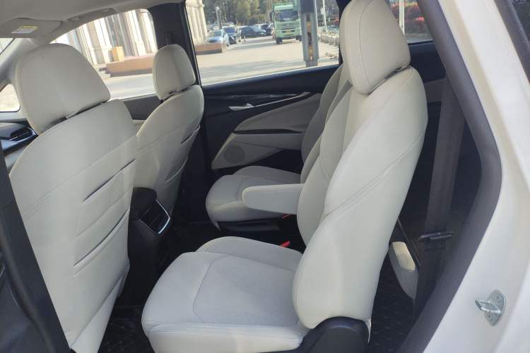 Used SAIC MAXUS Dajia 5 2022 430 km Elite Version 7-Seater
