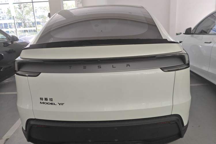 Used Tesla Model Y L 2025 Model Long-Range All-Wheel-Drive Version