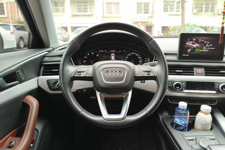 Used Audi A4 2017 45 TFSI allroad quattro Fashion Edition Steering Wheel