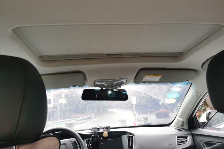 Used Roewe 360 2015 1.5L Automatic Luxury Edition
