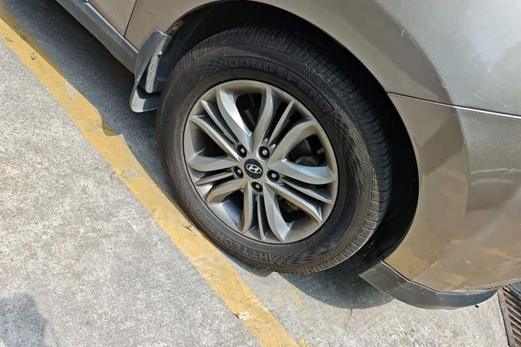 Used Hyundai ix35 2013 2.0L Automatic Two-Wheel Drive Smart GLS China IV Standard
