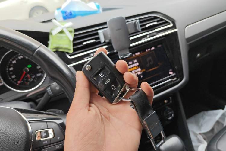 Used Volkswagen Tiguan L 2019 330TSI Automatic Two-Wheel Drive Smart Luxury Version China V Emission Standard