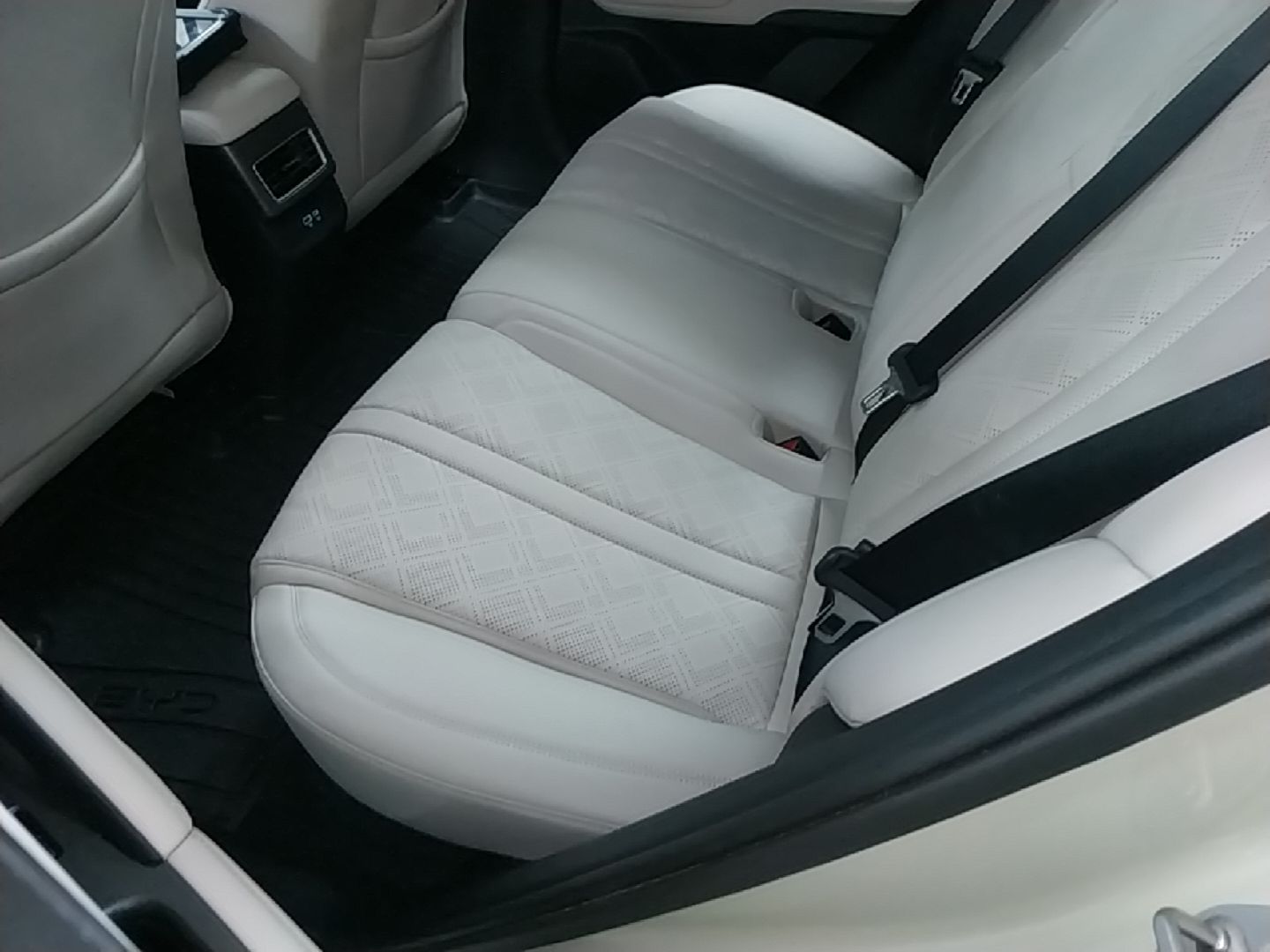 BYD Yuan UP 2025 Intelligent Driving Version 401 km Leading Edition — снимка 20