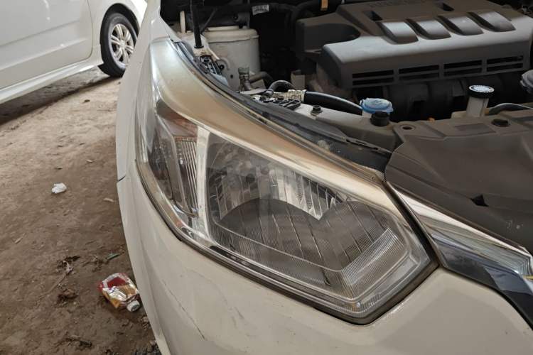 Used Venucia R50 2013 1.6L Automatic Fashion Edition