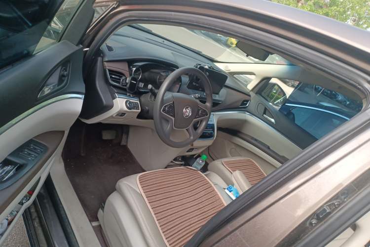 Used Buick GL8 2023 Land Executive Class Smart Enjoyment Model