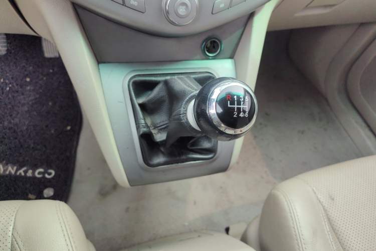 Used BYD S6 2013 Jingyue Edition 2.4L Manual Luxury Model 5 Seats
