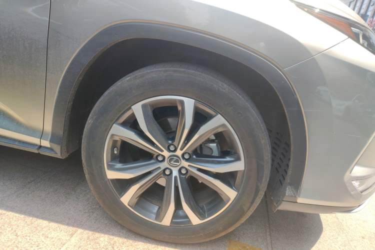 Used Lexus RX 2020 Facelifted 300 4x4 Elegant Edition Right Front Wheel Hub
