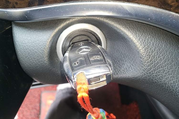 Used Mercedes-Benz V-Class 2018 V 260 L Prestige Extended Version China VI Vehicle Key