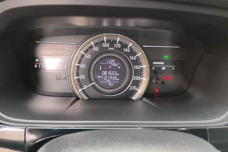 Used Honda Elysion 2016 2.4L Comfort Edition Odometer Close Up