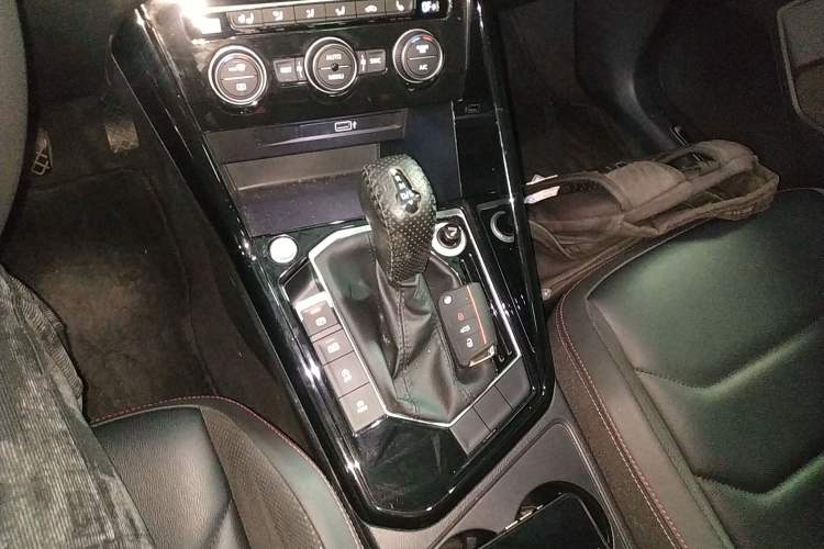 Used Volkswagen Tayron 2019 330TSI Two-Wheel-Drive Luxury Plus China VI Standard
