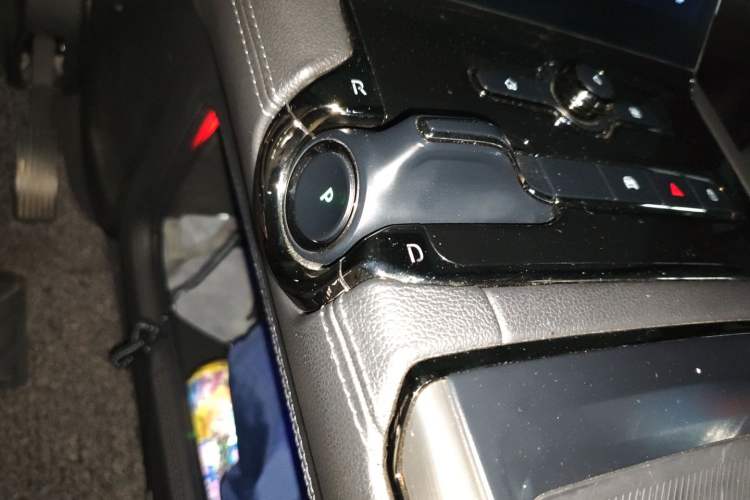 Used Nio ES8 2022 75 kWh Six-Seater Version Gear Lever