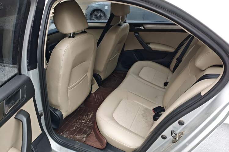 Used Volkswagen Santana 2013 1.6L Automatic Comfort Edition Left Rear Seat