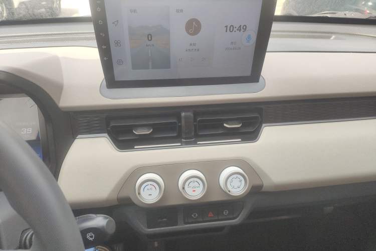 Used Chery QQ Ice Cream 2025 205km Qi Energy Version Audio And AC Panel