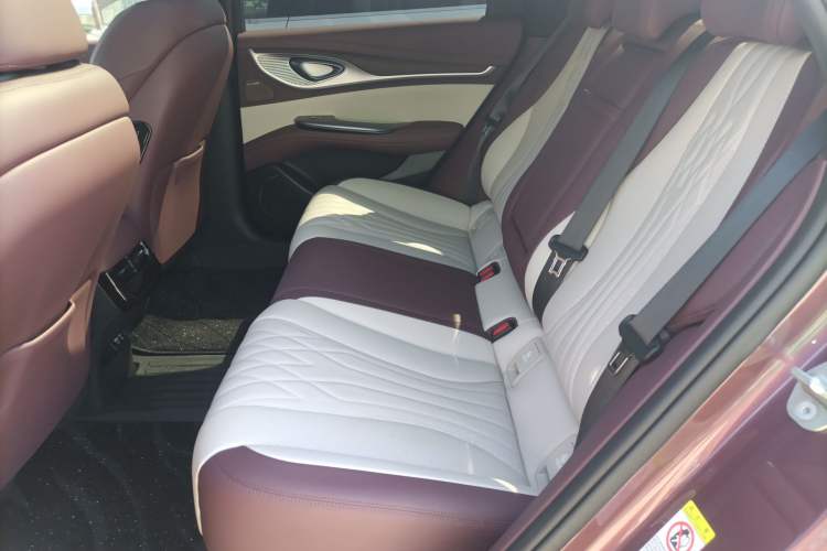 Used BYD Seal 2023 DM-i 1.5T 121km Flagship Model
