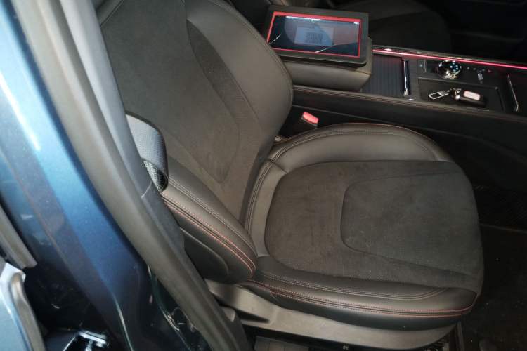 Used Ford Mondeo 2022 Facelift EcoBoost 245 ST-Line Right Front Seat