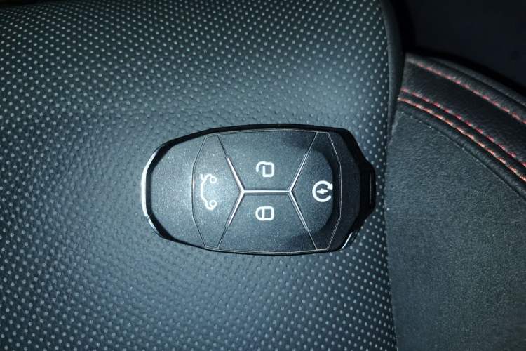 Used Lynk & Co 02 2018 2.0T Automatic Two-Wheel Drive Pro Edition China VI Standard