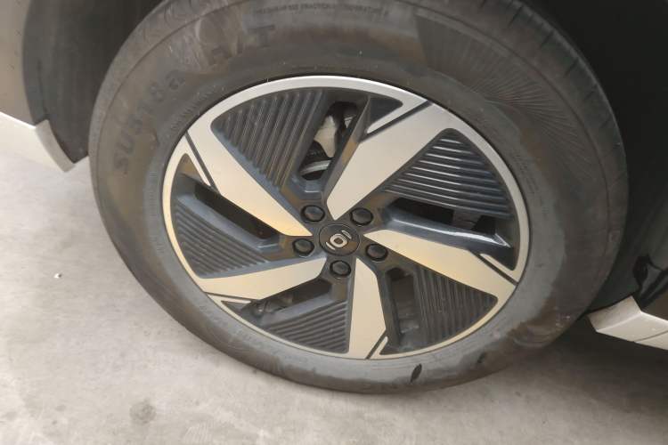 Used CHANGAN NEVO Q05 2024 All-New Flavorful Edition 125 Flagship Model - CATL Right Rear Wheel Hub