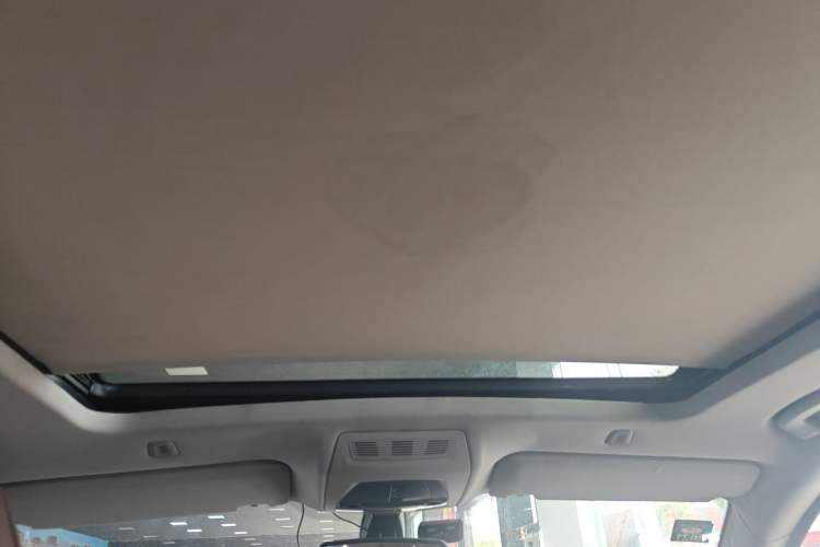 Used BMW 5 Series GT 2010 535i Leading Model Headliner