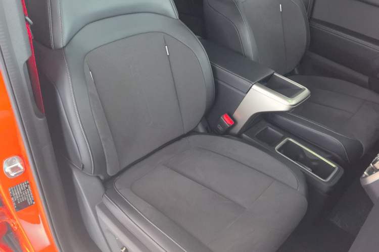 Used iCAR V23 2026 Model V23S 501 Four-Wheel Drive Peak Performance Edition Right Front Seat