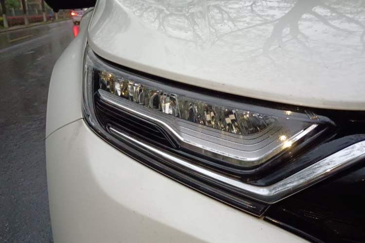 Used Honda CR-V 2021 240TURBO CVT 2WD Comfort Version Right Front Headlight