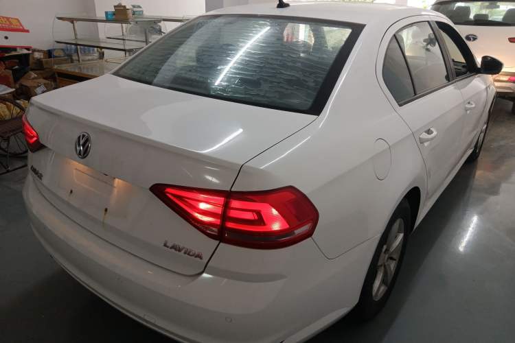 Used Volkswagen Lavida 2015 1.6L Automatic Fashion Edition