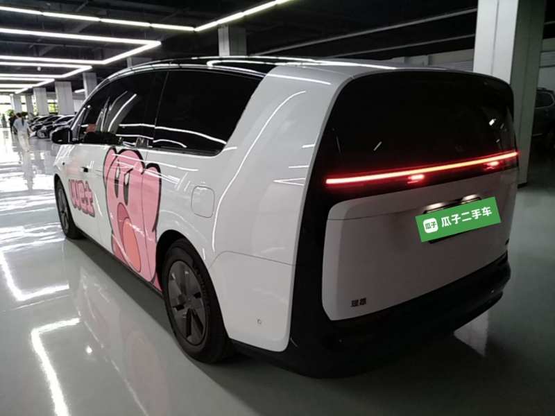 Used Li Auto MEGA 2025 Home Family Special Edition — 4