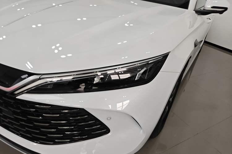 Used BYD Qin L 2025 DM-i Smart Drive 120KM Leading Model