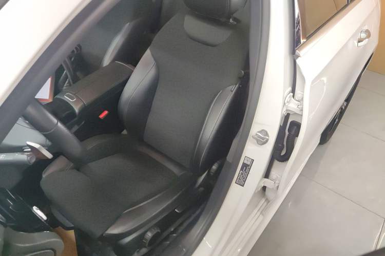 Used Mercedes-Benz A-Class 2022 Second Facelift A 200 L Sport Sedan Fashion Version
