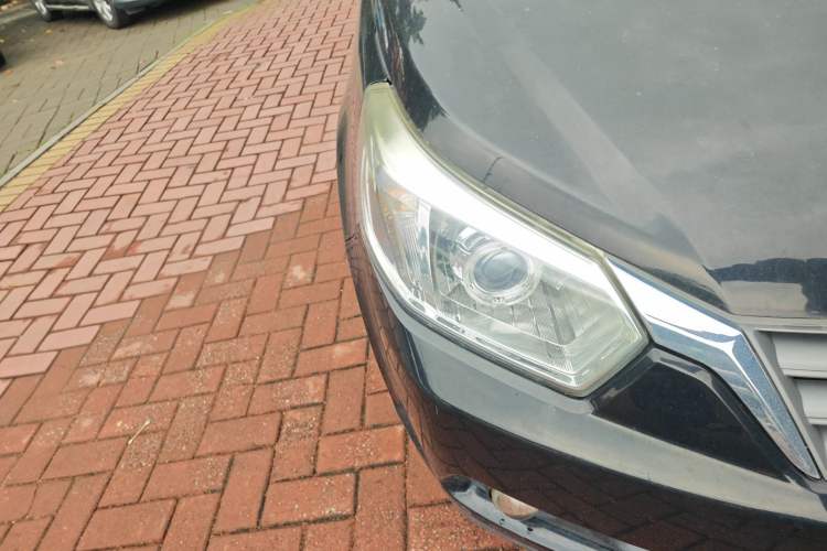 Used Venucia D50 2013 1.6L Automatic Fashion Edition
