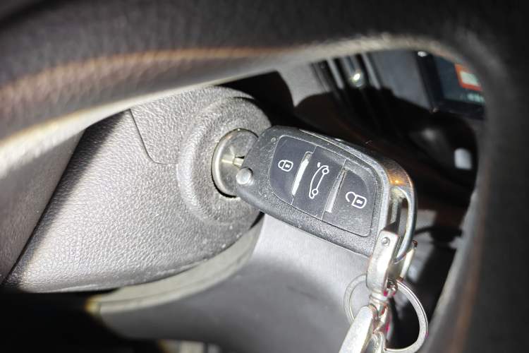 Used Chevrolet Cavalier 2019 320 Automatic Enjoyment with Sunroof Vehicle Key